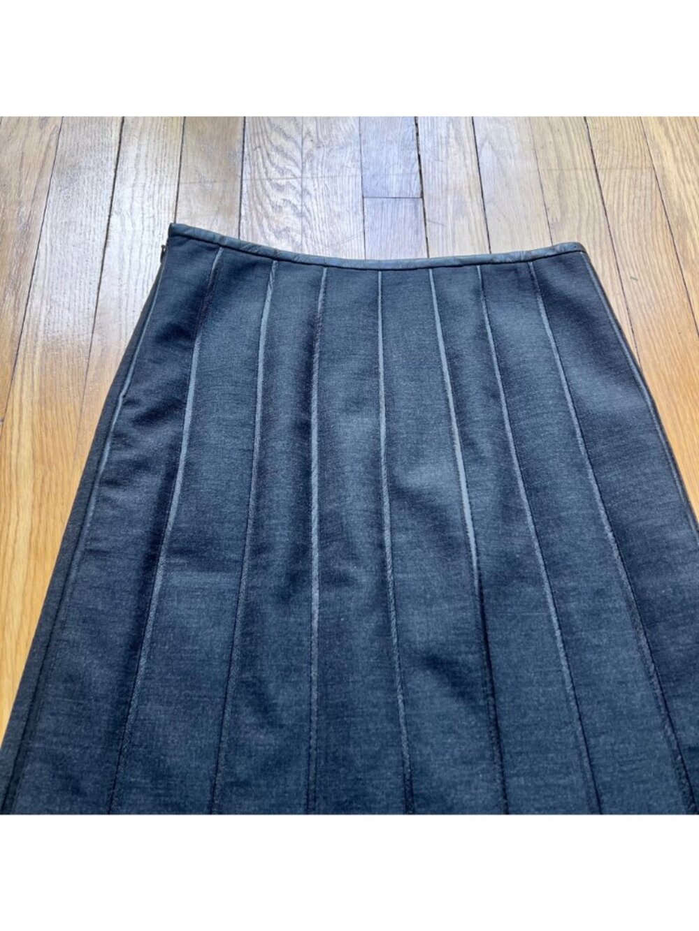 Vintage Armani Collezioni Size 8 Black Gray Wool Leather A-Line Skirt - Picture 12 of 13